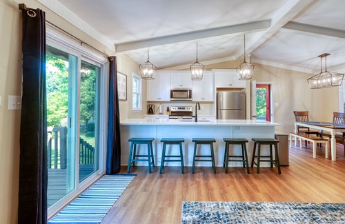 Lake Norman of Catawba House | Remodeled Lake Norman house on quiet, deep water cove