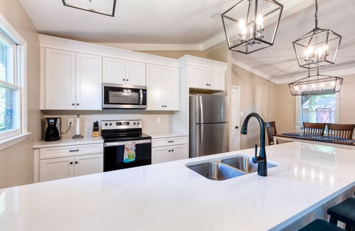 Lake Norman of Catawba House | Remodeled Lake Norman house on quiet, deep water cove