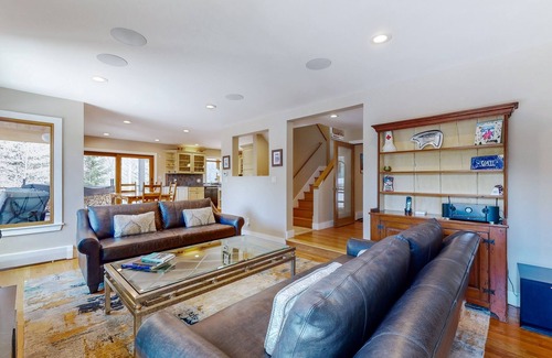 Vail House | Remodeled mountain home w/game room, hot tub, fireplace-Dogs ok