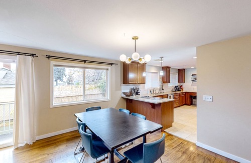 Broadview House | Remodeled mountain-view home with deck, streaming, wonderful backyard, patio, AC