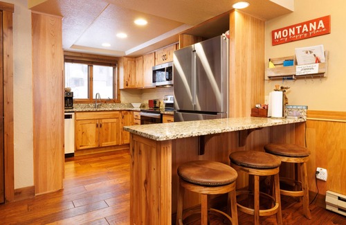 Whitefish House | Remodeled, Ski-in/Ski-out Family Friendly Condo, 4 bedrooms & 4.5 baths, hot tub