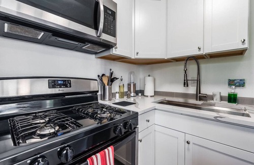 New Tacoma Apartment | Remodeled Studio in Heart of DT Tacoma - 5