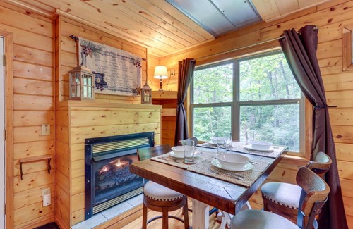 Unaka House | Remote Escape Murphy Cozy Cabin in the Woods