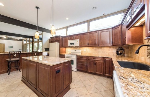 Lake Villa House | Remote Get-away on five acres of private property