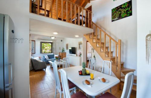 Katsimatika House | Rena's house