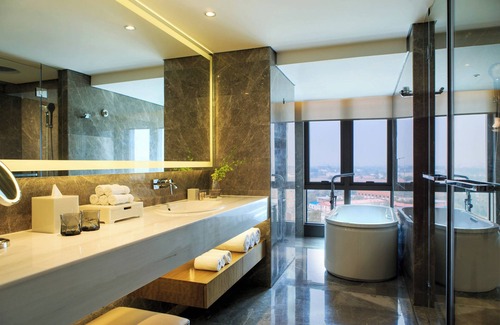 Downtown Beijing Hotel | Renaissance Beijing Wangfujing Hotel