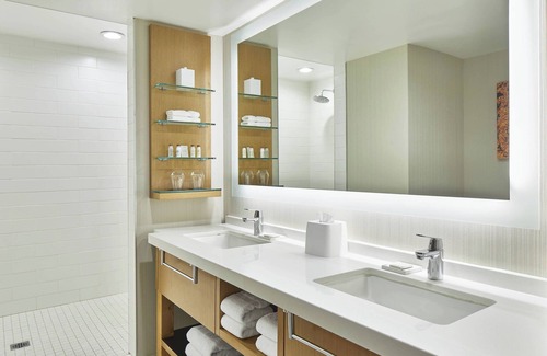Glenview Hotel | Renaissance Chicago Glenview Suites Hotel