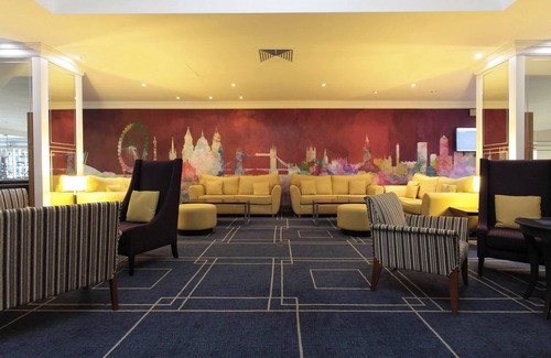 Heathrow Villages Hotel | Renaissance London Heathrow Hotel