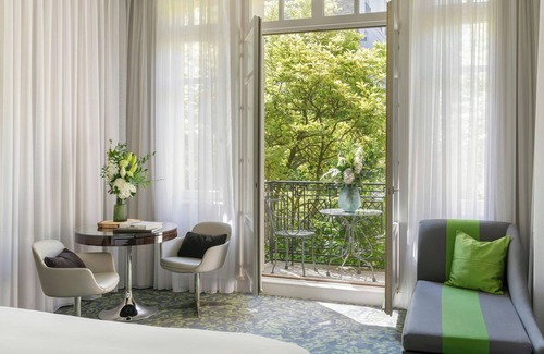 Porte-Dauphine Hotel | Renaissance Paris Nobel Tour Eiffel Hotel