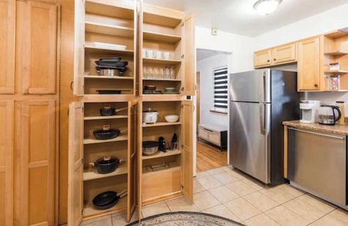Reno House | Reno: Yoga+Yard+Driveway+4beds sleeps 6