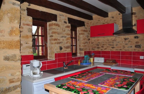 Sainte-Alvere Cottage | Renovated Farmhouse With Pool