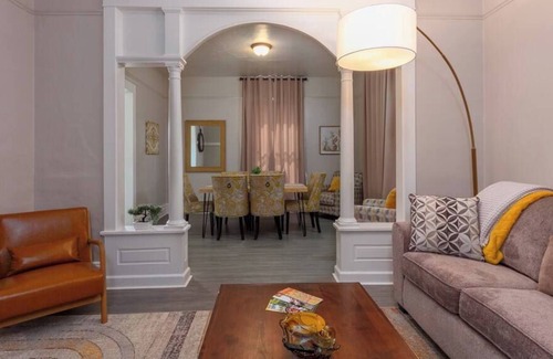 West Central Apartment | Renovated 1 Bed, 1 Bath, KING BED! Near Downtown!