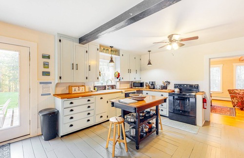 Penobscot Other | Renovated 19th-Century Farmhouse w/270 Feet of Waterfront & Sunset Views