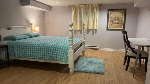 Richmond Hill Villa | Renovated 2 Queen Beds Unit with Private Kitchen and Bathroom Near Yonge Street Basement