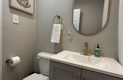 Historic District Apartment | Renovated apt walking distance to downtown