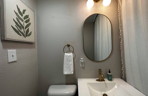 Historic District Apartment | Renovated apt walking distance to downtown