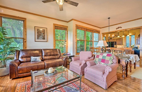 Mountain Air Condo | Renovated Burnsville Condo in Gated Community