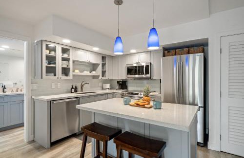 Kihei Apartment | Renovated Condo - 3 Min Walk to Toes in the Sand!