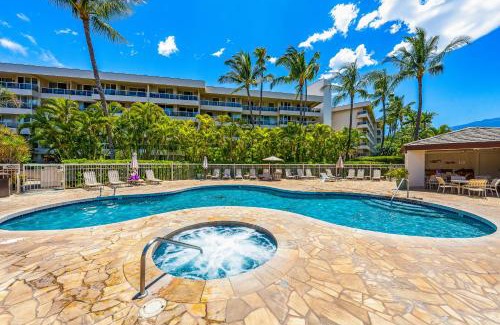 Kihei Apartment | Renovated Condo - 3 Min Walk to Toes in the Sand!