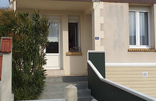 Martin-Eglise House | Renovated house with terrace next to the owners