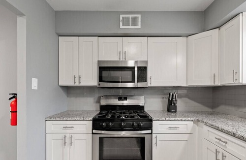 Grenloch House | Renovated Oasis/Private Patio & Grill Near Philly