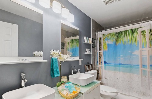 Grenloch House | Renovated Oasis/Private Patio & Grill Near Philly