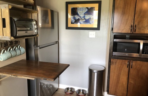 Gulf Breeze Apartment | Renovated Private Unit, Patio, Private yard, Shared Pool 90 Minimum Stay