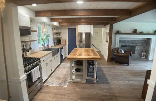 Scarborough House | Renovated Ranch 5 Bed 2 Bth, Open concept. Close to beaches, airport & Portland