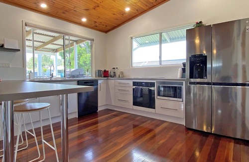 Amity Point House | Renovated Shack With All the Comforts of Home