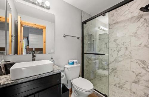 Ellicottville House | Renovated Ski In Out Condo King Bed Patio Grill