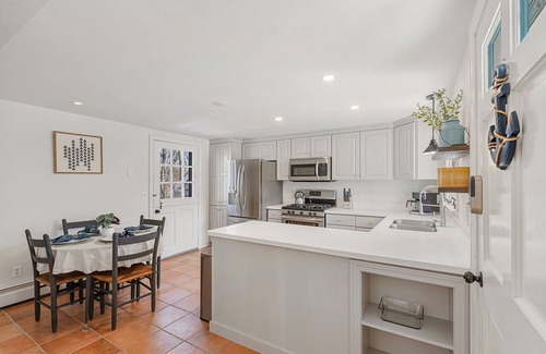 Harwich Port House | RENOVATED, Spacious, 4-bedroom, Dogs ok, Minutes from Beaches