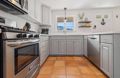 Harwich Port House | RENOVATED, Spacious, 4-bedroom, Dogs ok, Minutes from Beaches