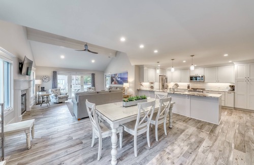 Beach Lagoon Condo | Renovated spring 2019, villa with shared outdoor pool - just 400' from ocean