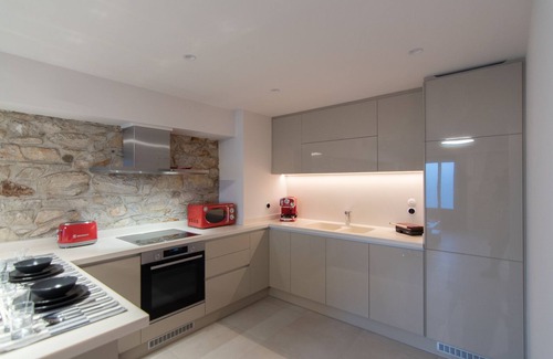 Agios Konstantinos Villa | Renovated stone villa with private pool- 2 min from the sea!