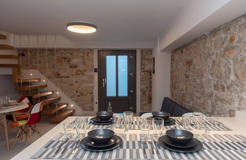 Agios Konstantinos Villa | Renovated stone villa with private pool- 2 min from the sea!