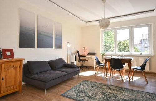 Castle Hill Apartment | Renovated Stylish Flat at the Castle&Metro