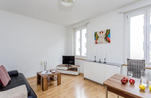 Breite Apartment | Rent a Home Eptingerstrasse - Self Check-In