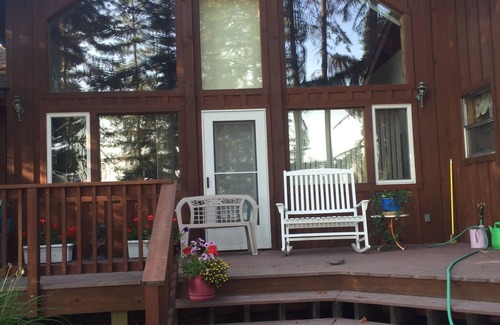 Coolin House | Rent a Local Artist's studio home on Steamboat Bay on Beautiful Priest Lake, ID