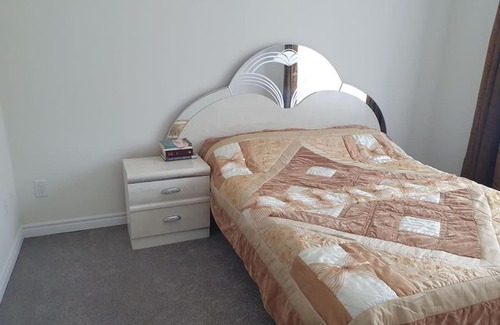 Wasaga Beach House | Rent entire house in Wasaga Beach. Spacious and Cosy!