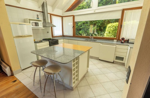 Angostura Apartment | Rent Up -Casa junto al lago Nahuel Huapi