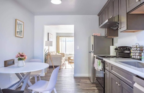 Renton Apartment | Renton lovely 2-bedroom apartment free parking