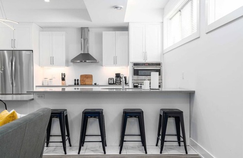 Downtown London Condo | RentX| Downtown London/2bd/2Bath