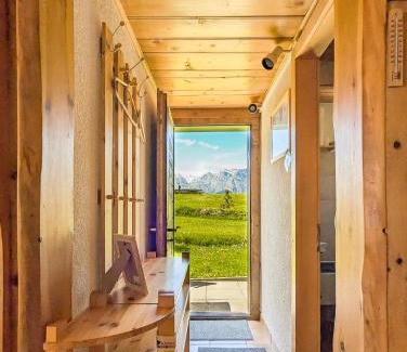 Busserach Apartment | Repos en montagne, Chalet au vert, vue et terrasse