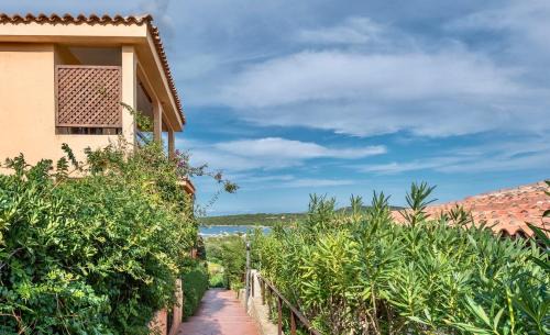 Golfo di Marinella Apartment | Residence a Golfo di Marinella a 450 mt dal mare