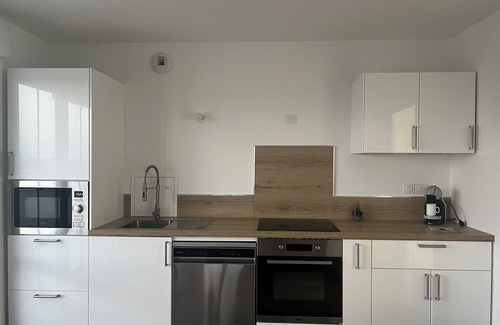 Plateau — Pyramide Apartment | residence AZUR