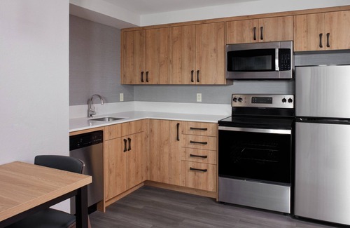 Northeast Mississauga Hotel | Residence Inn by Marriott Mississauga - Airport Corporate Centre West