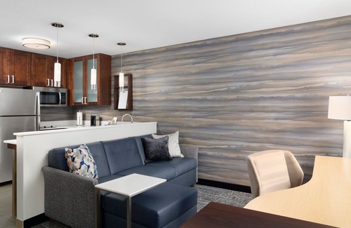 Wauwatosa Hotel | Residence Inn Milwaukee West