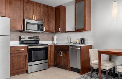 Wauwatosa Hotel | Residence Inn Milwaukee West