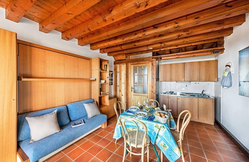 Moniga del Garda Apartment | Residence Moniga Porto 1 08 Apartment by Wonderful Italy