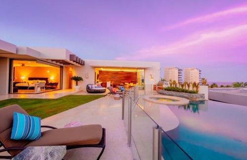 El Bledito Villa | Residence Steps To Beach, Plus A Pool House!